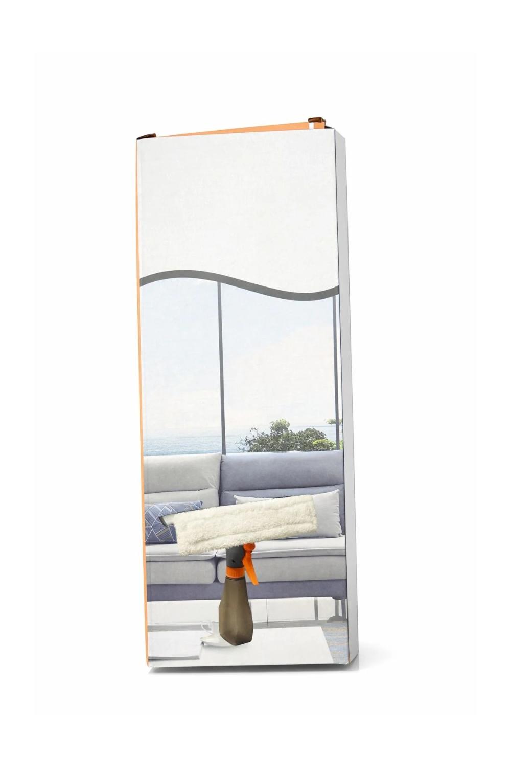 GLASS CLEANER SPRAY SQUEEGEE