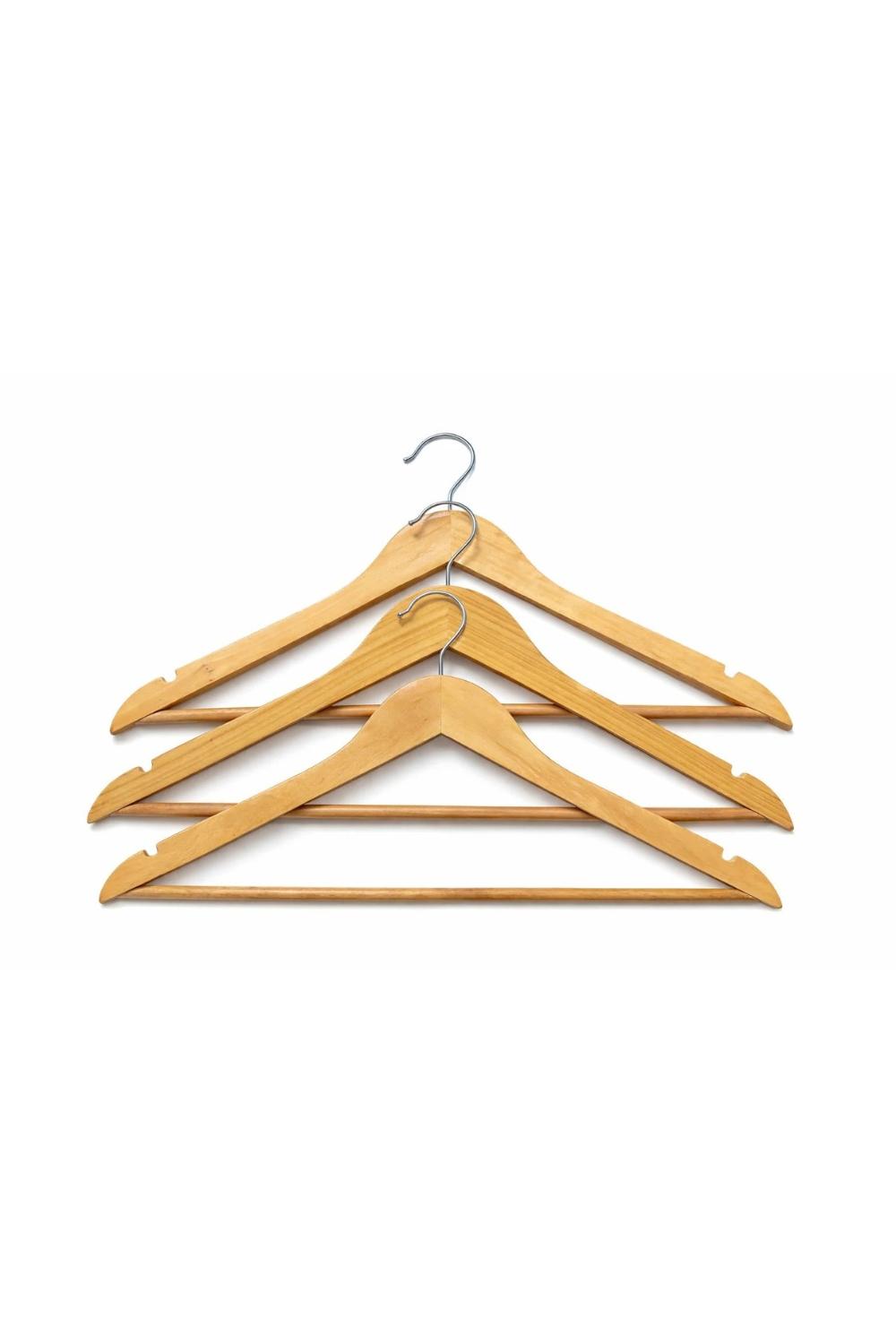 WOODEN HANGER SET (3 PCS)