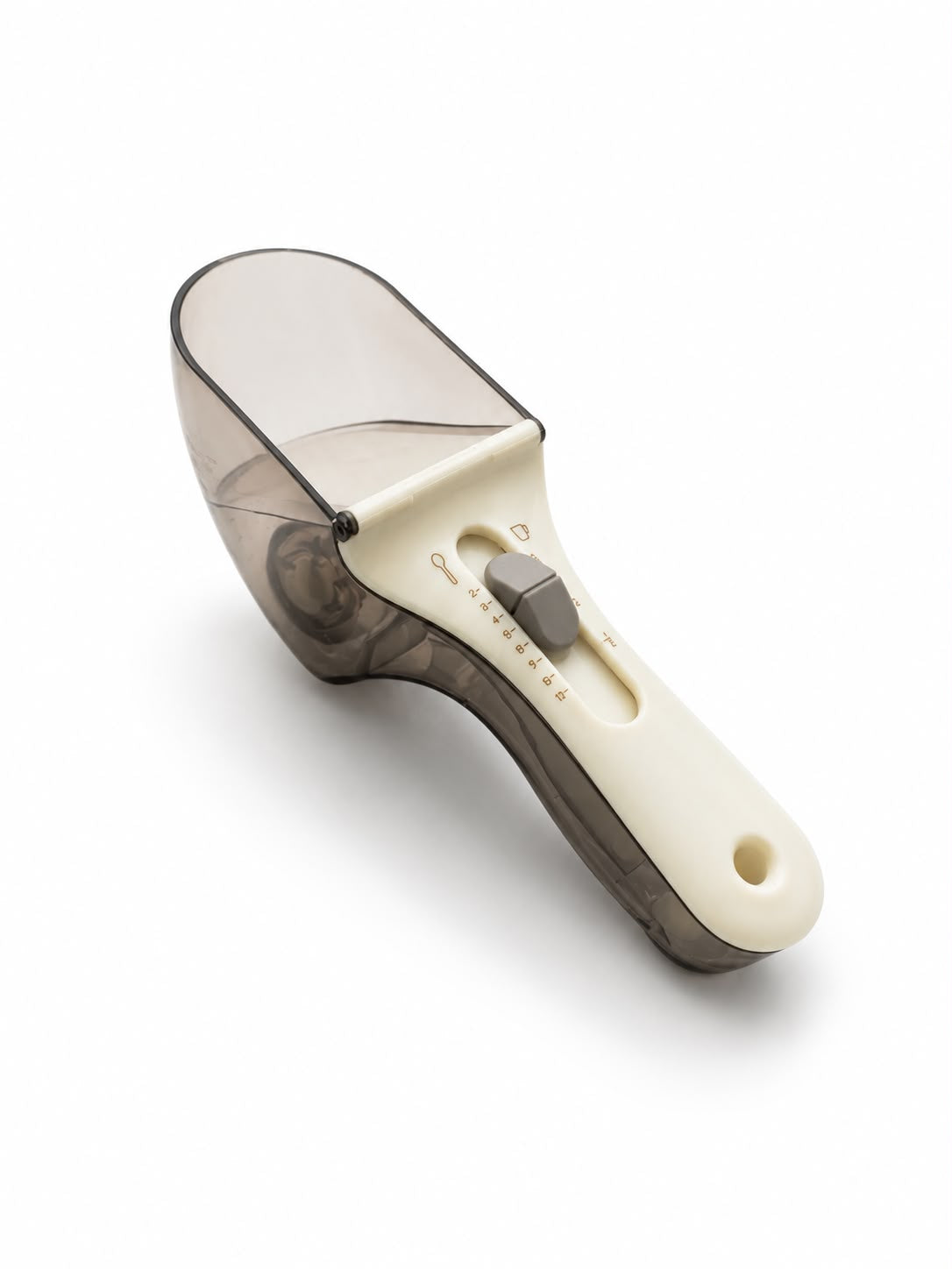 ADJUSTABLE MEASURING SCOOP WITH SLIDING SCALE